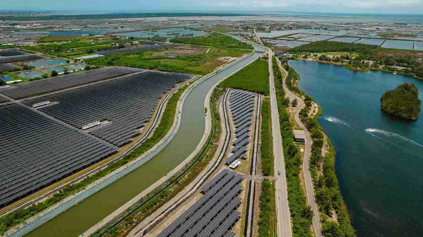 银河集团能源事业提供智慧能源管理、、、太阳能监控管理、、、全方位电厂建置及运维解决方案，，并拥有管理超过6000案场的经验