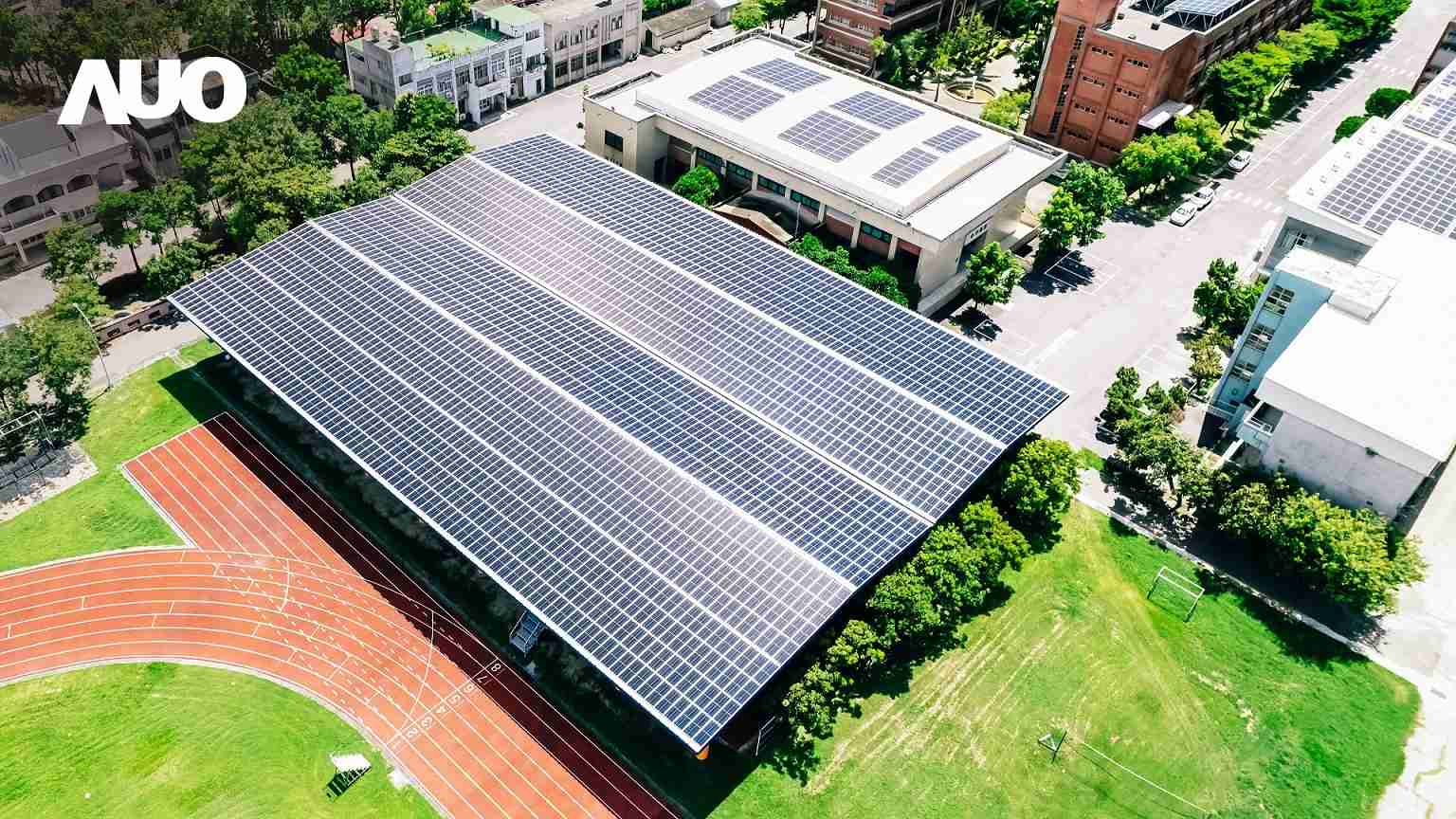 银河集团SunSteel光电整合型浪板具备快速安装、、轻量化优势，，可提升15%发电效能，，，，通过国际IEC与台湾VPC认证安全、、、、防漏、、耐候标准